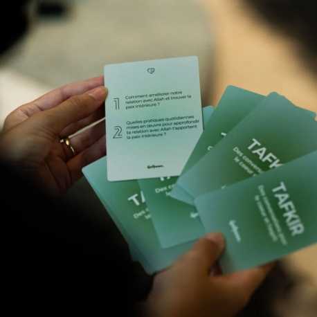 Jeu de cartes Tafkir : Des conversations pour l’esprit et le cœur - Édition Qalbeen AL FIL MAKTABA